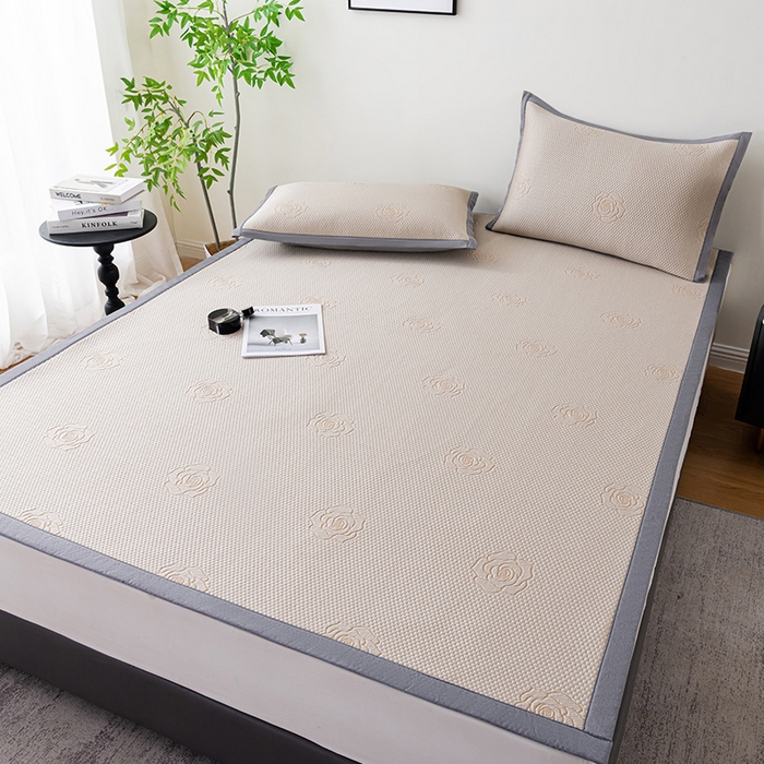 91家纺网 家纺一手货源 找家纺 2025新款山茶花系列冰豆豆凉席 山茶花床席款 卡其