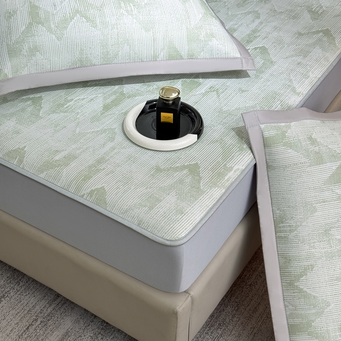 91家纺网 家纺一手货源 找家纺 小萌虎 小萌虎 2025新款PE高分子乙纶提花凉感凉席床席款床笠款 山溪-绿（床笠款）