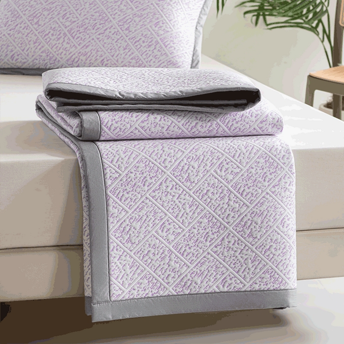 91家纺网 家纺一手货源 找家纺 鑫姿席业 2025新款A类凉感冰豆豆席 雅致床席款-冰紫