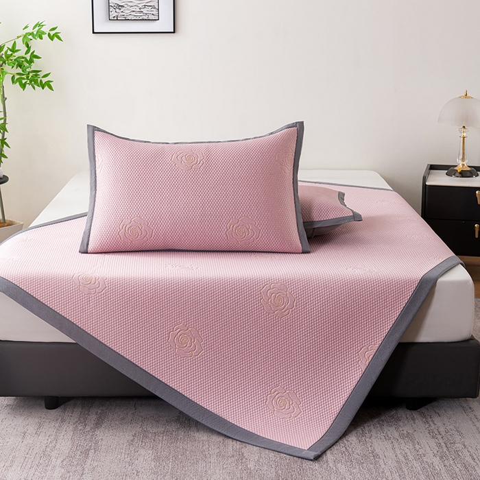 91家纺网 家纺一手货源 找家纺 2025新款山茶花系列冰豆豆凉席 山茶花床席款-粉