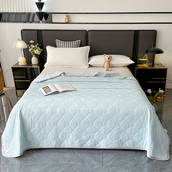 91家纺网 家纺一手货源 找家纺 爱洛家纺 2025新款A类凉感丝夏被被子被芯 浅天蓝