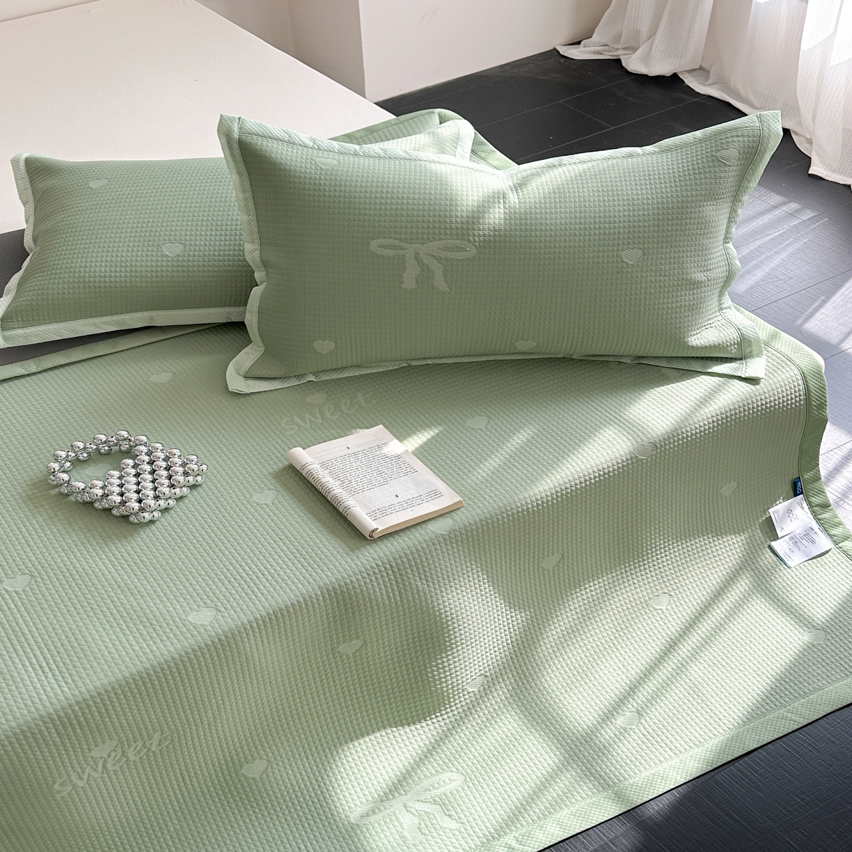 91家纺网 家纺一手货源 找家纺 2025新款夏季3D清凉感纯色凉豆豆系列凉席床笠 绿色