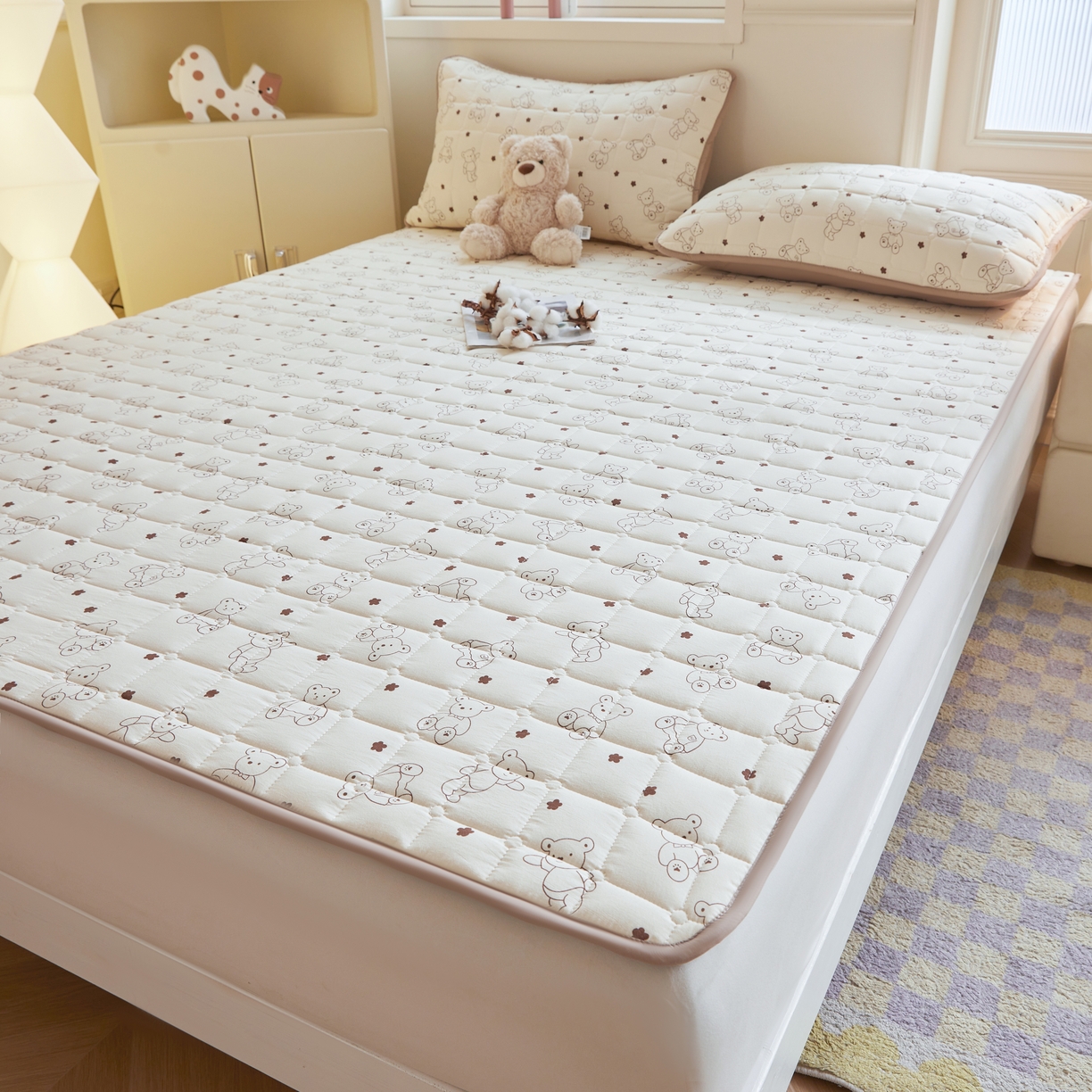 91家纺网 家纺一手货源 找家纺 魅图家纺 2025新款A类云朵棉抗菌棉花床护垫 小熊院长