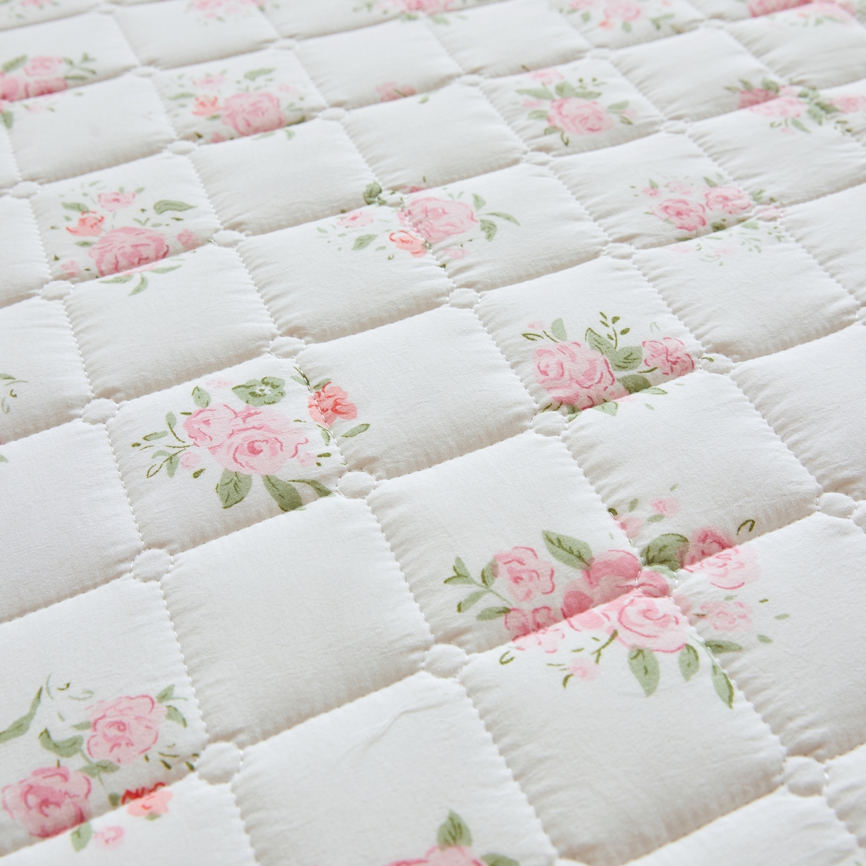 91家纺网 家纺一手货源 找家纺 魅图家纺 2025新款A类云朵棉抗菌棉花床护垫 浪漫花园