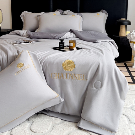 91家纺网 家纺一手货源 找家纺  （总）灰鲸 2025新款轻奢赛琳水洗棉刺绣夏被四件套系列