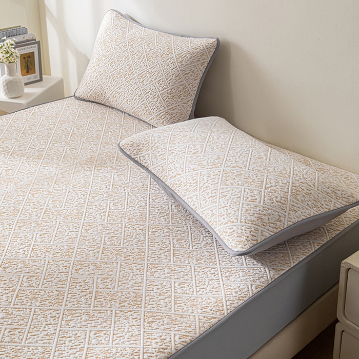 91家纺网 家纺一手货源 找家纺 鑫姿席业 2025新款A类凉感冰豆豆席 雅致床笠款-冰咖