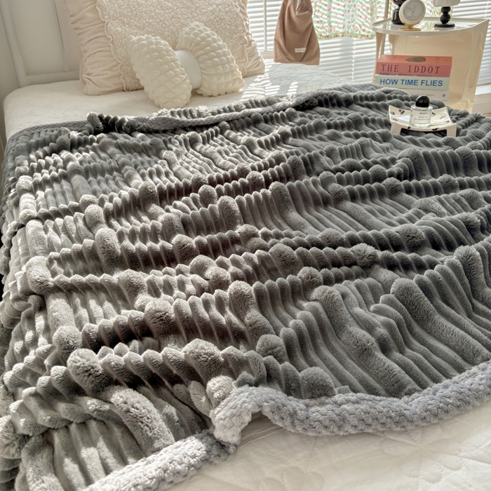 91家纺网 家纺一手货源 找家纺 潮邦创意家居2025新款云朵绒灰边舒绵云朵毯 灰边舒绵云朵毯-灰色