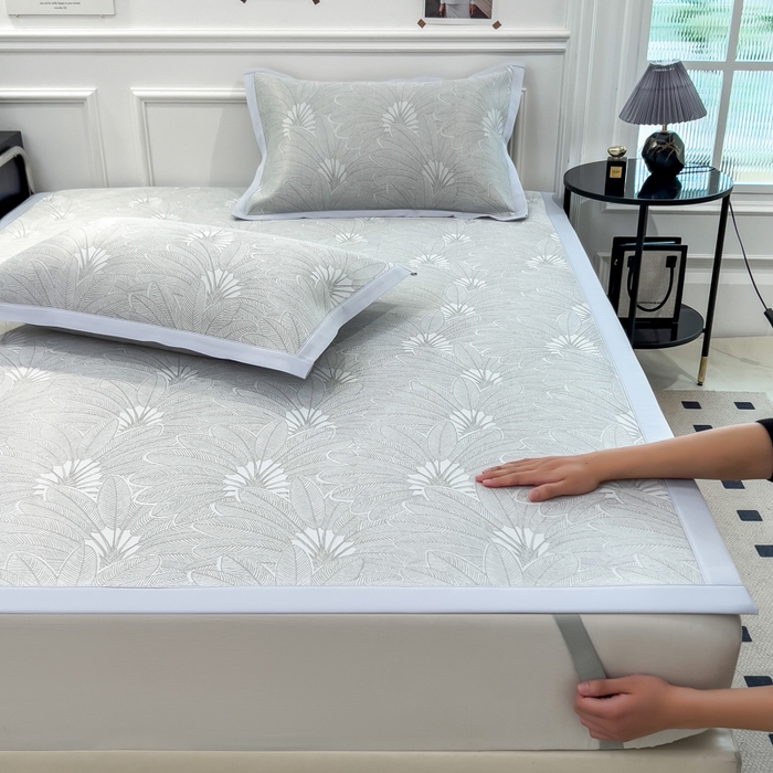 91家纺网 家纺一手货源 找家纺 2025新款牛奶丝提花凉感凉席系列床席款 清风雅韵灰床席款