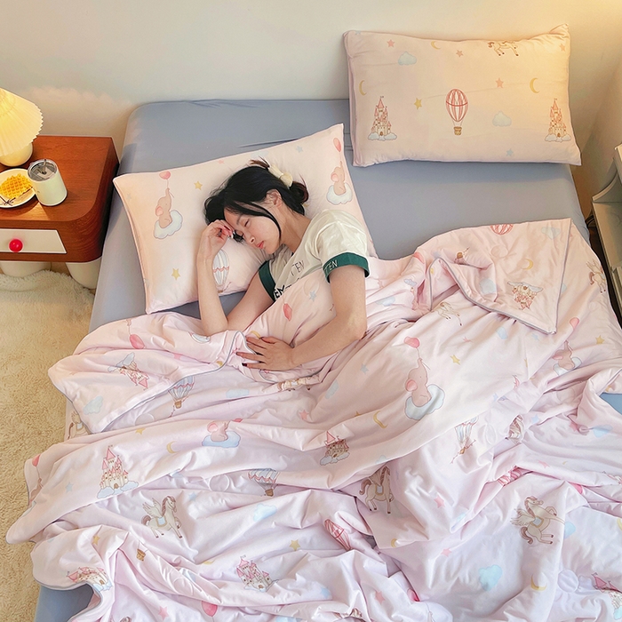 91家纺网 家纺一手货源 找家纺 简爱 2025新款A类针织棉大豆纤维夏被 布拉格