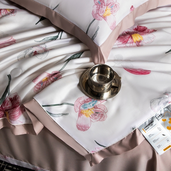 91家纺网 家纺一手货源 找家纺 佳居缘 2025新款天丝数码印花夏被四件套 气泡粉语