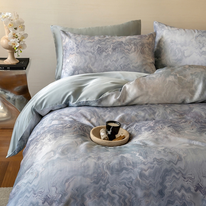 91家纺网 家纺一手货源 找家纺 沐晴家纺 2025春夏新款纯色数码印花60兰精天丝四件套 望川-蓝