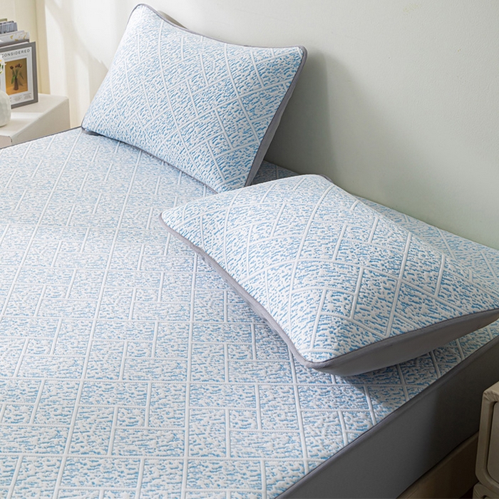 91家纺网 家纺一手货源 找家纺 鑫姿席业 2025新款A类凉感冰豆豆席 雅致床笠款-冰浅蓝