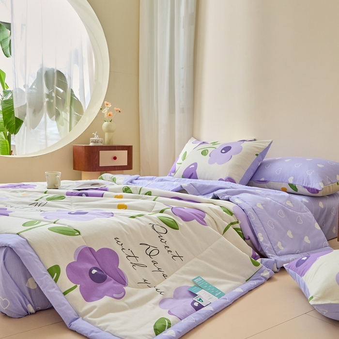 91家纺网 家纺一手货源 找家纺 珂博家纺2025新款亲肤全棉印花夏被 幽梦紫曦