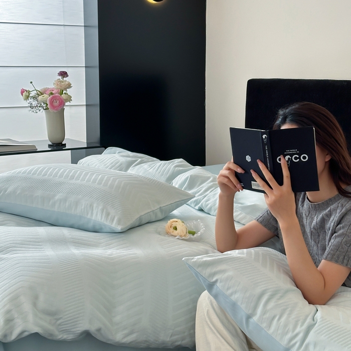 91家纺网 家纺一手货源 找家纺 例外Home 2025新款全棉提花四件套-鱼骨纹 鱼骨纹-水森林