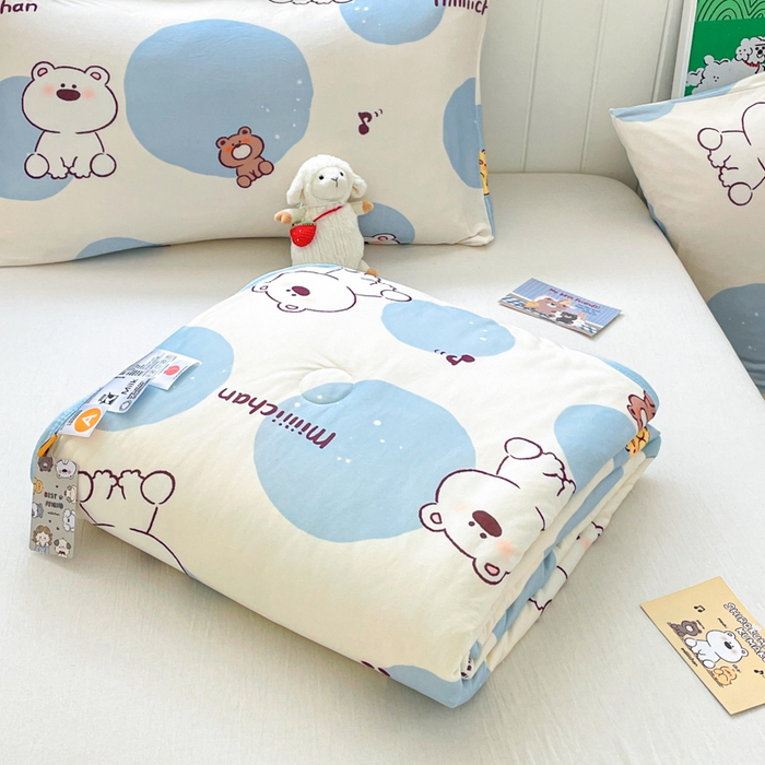 91家纺网 家纺一手货源 找家纺 金爱家2025新款A类高品质正版授权miiiiichan可爱卡通狗狗白熊女孩牛奶丝针织棉夏被 针织棉miiiiichan-波点白熊