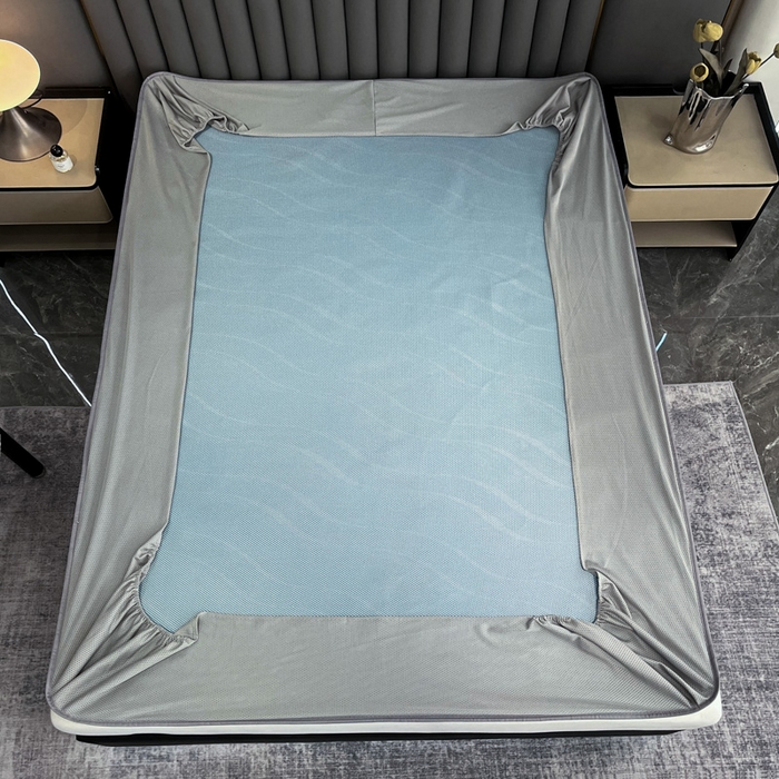 91家纺网 家纺一手货源 找家纺 阿亮家居 2025新款凉席冰丝席三明治宽包边刺绣款粗冰丝凉席柔美灰（床笠款）