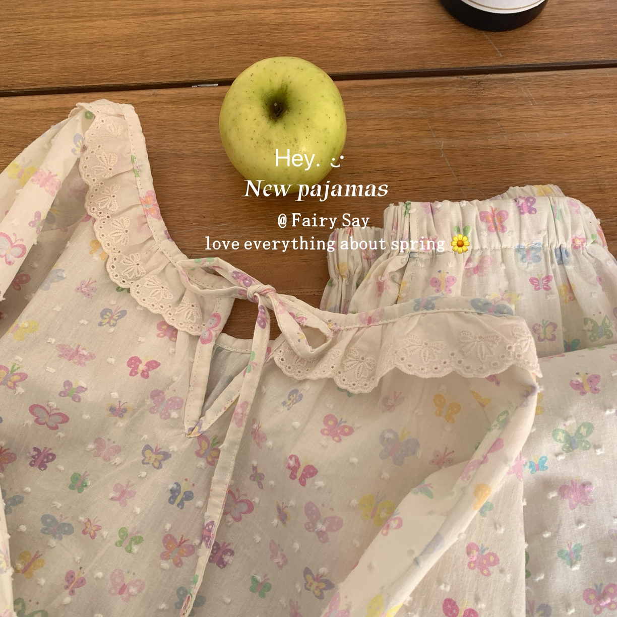 91家纺网 家纺一手货源 找家纺 （总）妍景家居生活馆 2025新款草莓兔棉纱睡衣套装