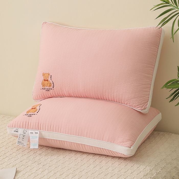 91家纺网 家纺一手货源 找家纺 （总）大熊枕芯 2025新款小熊泡泡纱羽丝绒枕芯