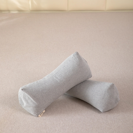 91家纺网 家纺一手货源 找家纺 枕之坊 2025新款三角颈椎骨头枕枕头枕芯 灰色15x40cm/只