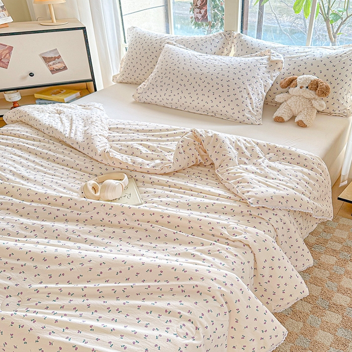 91家纺网 家纺一手货源 找家纺 创优  2025新款有氧双层纱小清新印花小花边夏被夏凉被可机洗空调被子被芯 小花野 紫