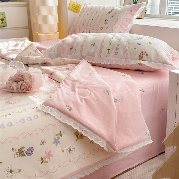 91家纺网 家纺一手货源 找家纺 2025新款全棉花边大豆夏被四件套 花朵兔兔