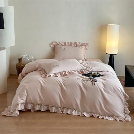 91家纺网 家纺一手货源 找家纺 名品优仓 2025新款纯棉水洗棉双层纱提花手工花韩版花边四件套 思颖-爱坦粉