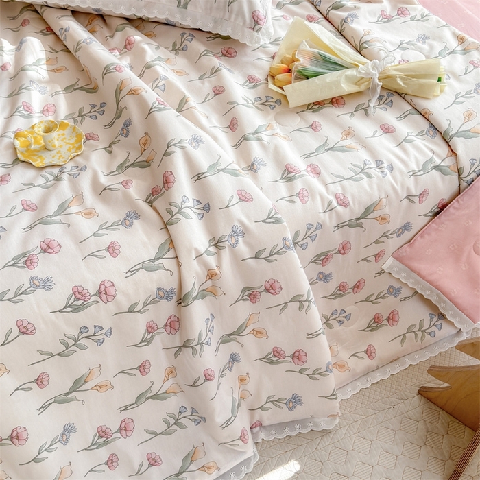 91家纺网 家纺一手货源 找家纺 2025新款全棉花边大豆夏被四件套 妙语花香