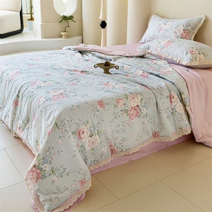 91家纺网 家纺一手货源 找家纺 2025新款全棉花边大豆夏被四件套 华庭庄园-蓝