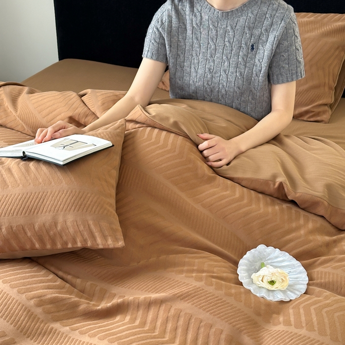 91家纺网 家纺一手货源 找家纺 例外Home 2025新款全棉提花四件套-鱼骨纹 鱼骨纹-太妃咖
