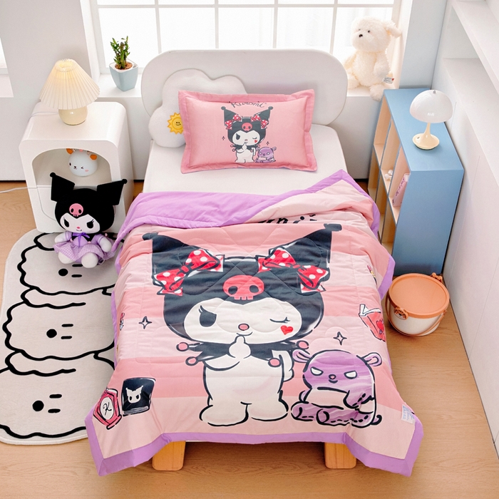 91家纺网 家纺一手货源 找家纺 乐秀家纺 2025新款三丽鸥全棉纯棉儿童夏被夏凉被空调被 条纹库洛米