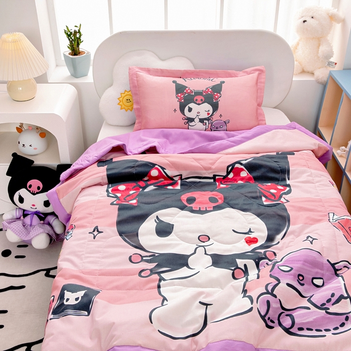 91家纺网 家纺一手货源 找家纺 乐秀家纺 2025新款三丽鸥全棉纯棉儿童夏被夏凉被空调被 条纹库洛米