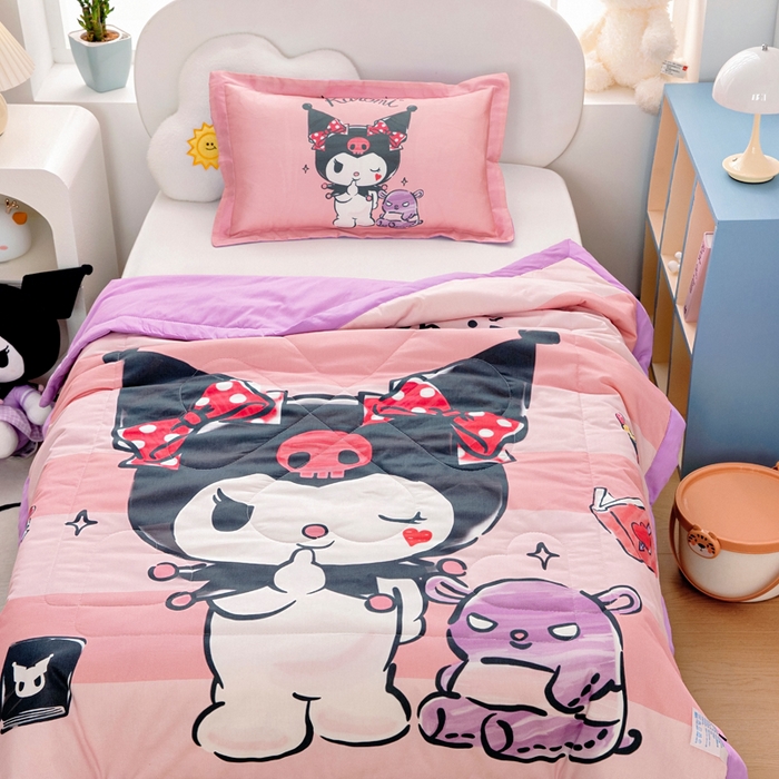 91家纺网 家纺一手货源 找家纺 乐秀家纺 2025新款三丽鸥全棉纯棉儿童夏被夏凉被空调被 条纹库洛米