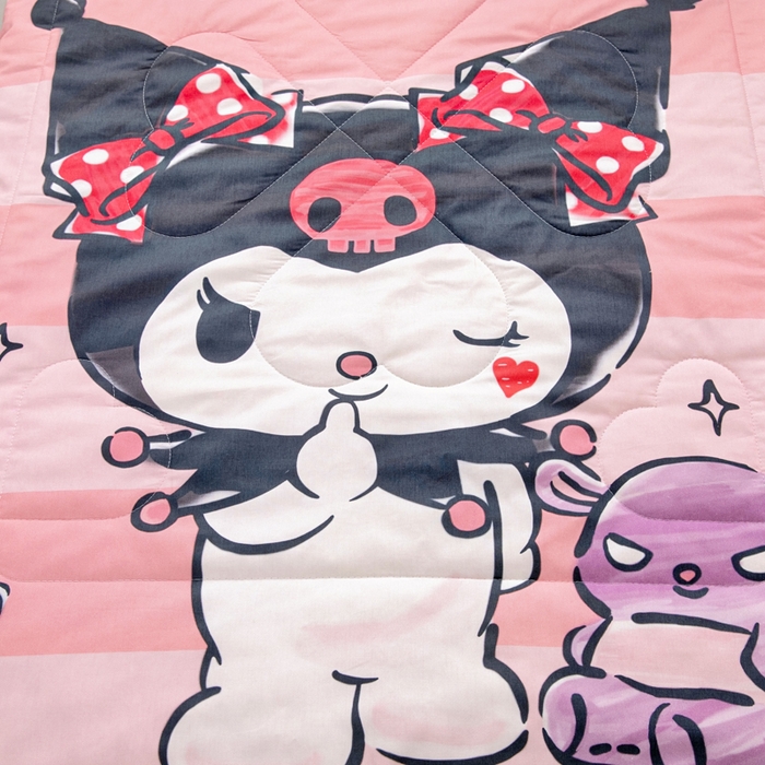 91家纺网 家纺一手货源 找家纺 乐秀家纺 2025新款三丽鸥全棉纯棉儿童夏被夏凉被空调被 条纹库洛米