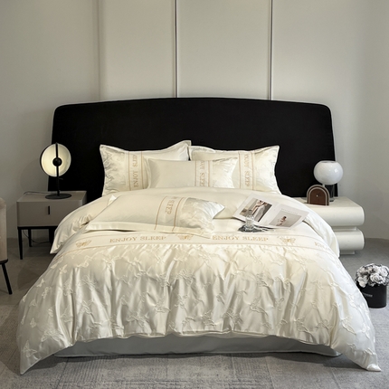 91家纺网 家纺一手货源 找家纺 金阳光家纺 2025新款金丝提花浮雕水洗天丝四件套 福蝶-白