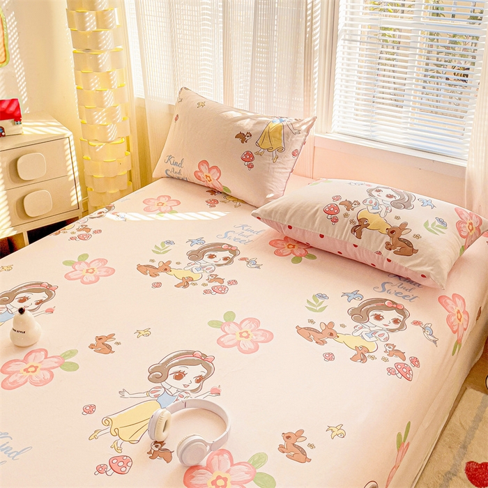 91家纺网 家纺一手货源 找家纺 名兮家居 2025新款正版授权经典奥特曼-三丽鸥全棉印花床笠 白雪公主