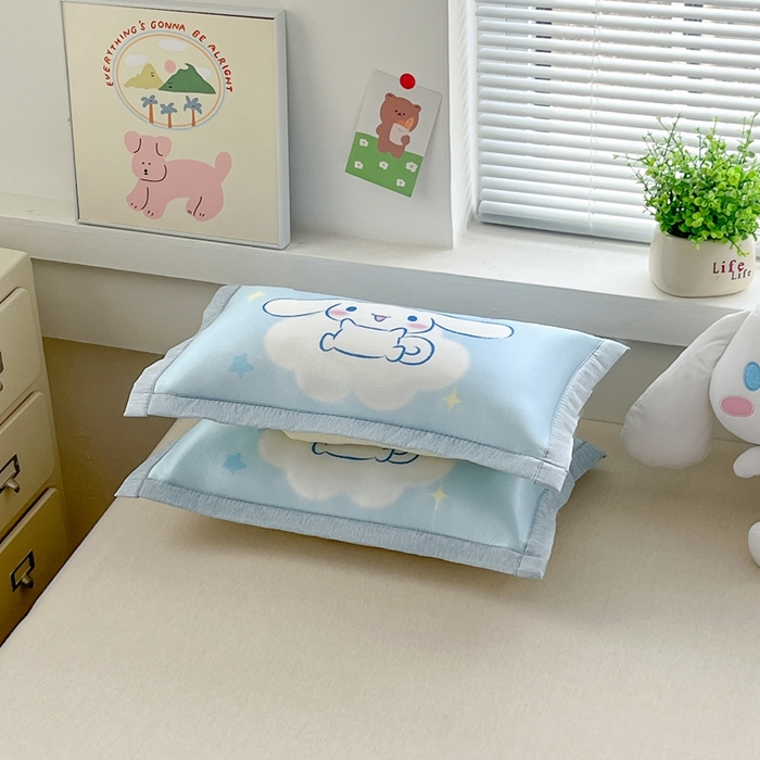 91家纺网 家纺一手货源 找家纺 博雅2025新款冰丝单枕套三丽欧，宇航员，卡皮 云朵玉桂狗