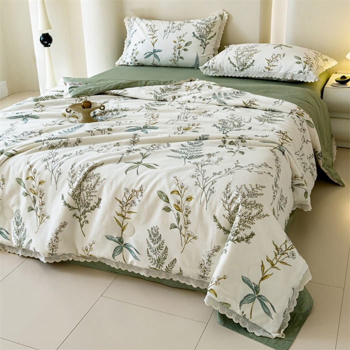 91家纺网 家纺一手货源 找家纺 2025新款全棉花边大豆夏被四件套 春涧