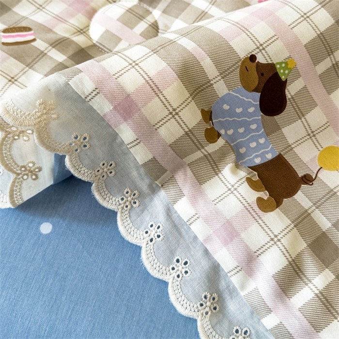 91家纺网 家纺一手货源 找家纺 2025新款全棉花边大豆夏被四件套 狗狗游园会