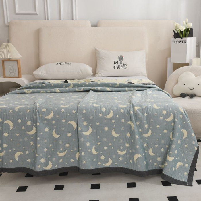 91家纺网 家纺一手货源 找家纺  2025新款a类全棉三层纱多功能毛巾被盖毯床单夏被空调被 星月蓝