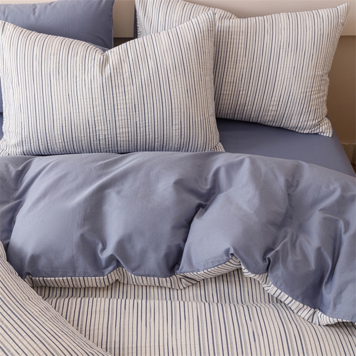 91家纺网 家纺一手货源 找家纺 忆生活家纺 2025新款全棉三层纱色织大提花条纹款四件套 初恋-宝石蓝