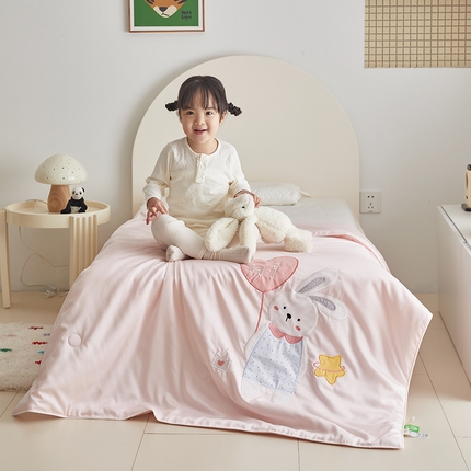 91家纺网 家纺一手货源 找家纺 （总）荷马之梦 2025新款系列—A类棉贴布绣大豆儿童夏被