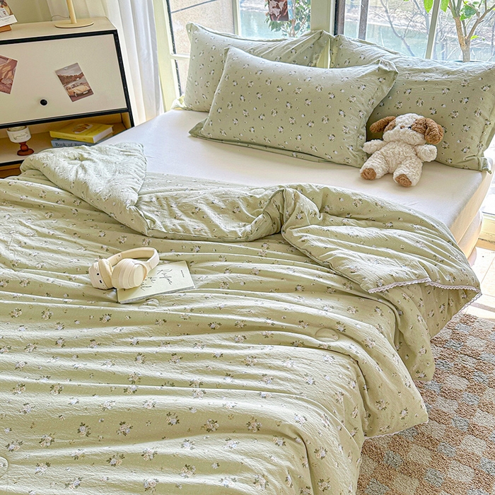 91家纺网 家纺一手货源 找家纺 创优  2025新款有氧双层纱小清新印花小花边夏被夏凉被可机洗空调被子被芯 素雅茶绿