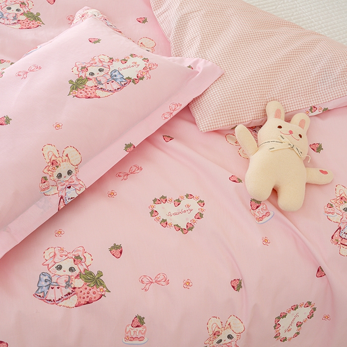 91家纺网 家纺一手货源 找家纺 良佐生活 2025新款高支高密全棉儿童被套 草莓小兔
