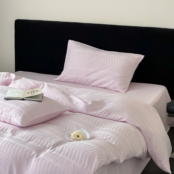 91家纺网 家纺一手货源 找家纺 例外Home 2025新款全棉提花四件套-鱼骨纹 鱼骨纹-浅浅紫