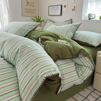 91家纺网 家纺一手货源 找家纺 2025新款A类全棉色织水洗棉贝壳绣条纹系列四件套 里恩绿