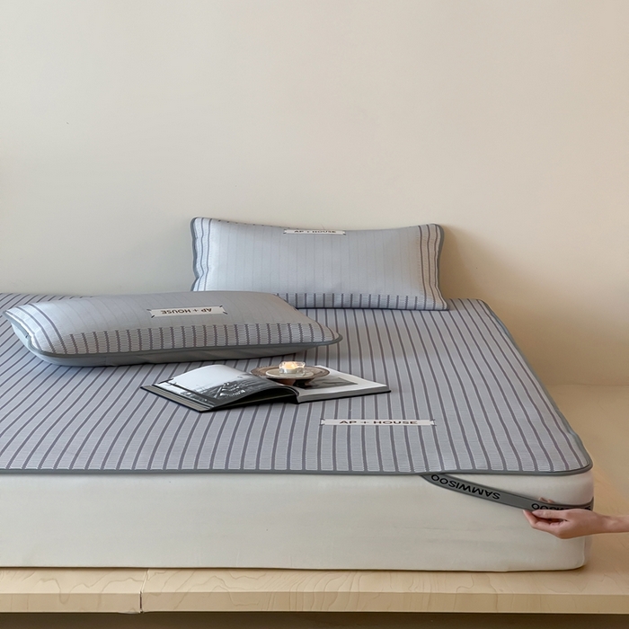 91家纺网 家纺一手货源 找家纺 （总）三味舒屋 2025新款时尚简约小年轻专属900D高端养生印花冰藤凉席