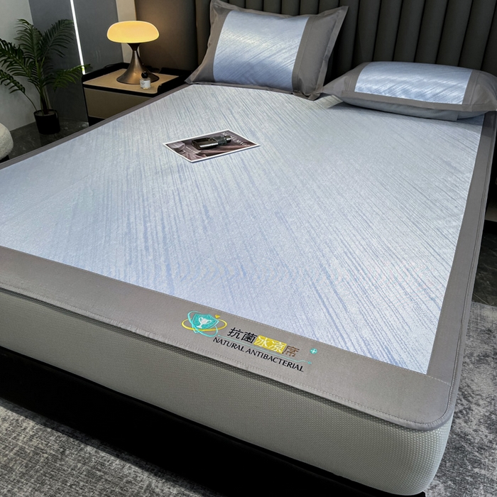 91家纺网 家纺一手货源 找家纺 阿亮家居 2025新款凉席冰丝席三明治宽包边刺绣款粗冰丝凉席流星雨紫灰（床笠款）