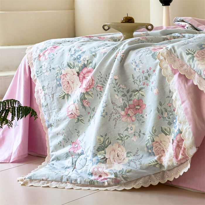 91家纺网 家纺一手货源 找家纺 2025新款全棉花边大豆夏被四件套 华庭庄园-蓝