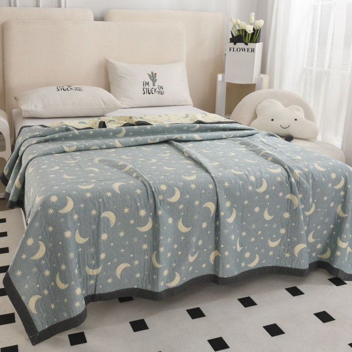 91家纺网 家纺一手货源 找家纺  2025新款a类全棉三层纱多功能毛巾被盖毯床单夏被空调被 星月蓝