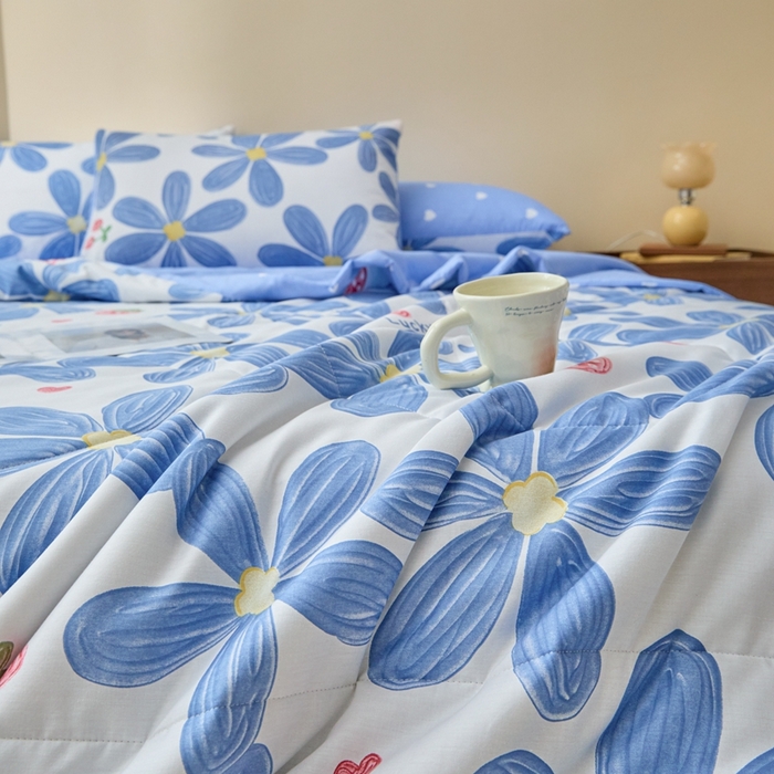 91家纺网 家纺一手货源 找家纺 珂博家纺2025新款亲肤全棉印花夏被 小情调